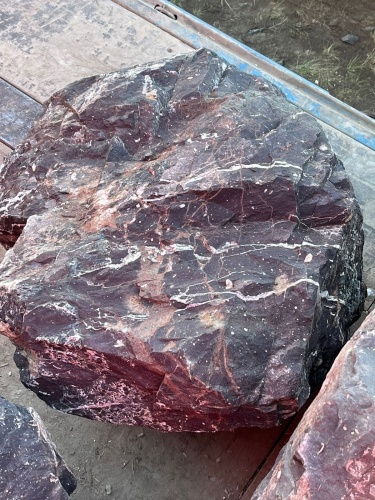 Камни для ландшафтного дизайна красно-фиолетовые 10-60 килограмм купить в Златоусте