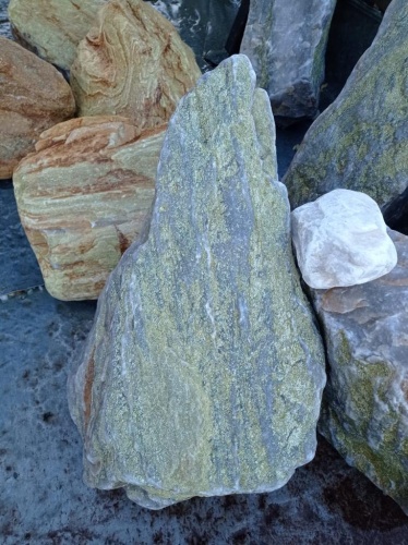 Златолит жёлтый, жёлто-зелёный глыбки и валуны для ланшафтного дизайна купить в Златоусте