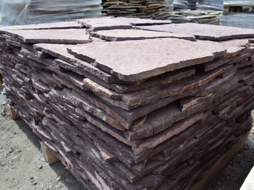 Плитняк лемезит бордовый для облицовки цоколя 20-25 мм  купить в Златоусте