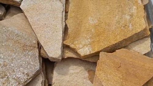 Плитняк златолит жёлтый для цоколя купить в Златоусте