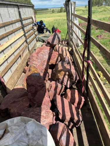 Ландшафтные глыбы красно-фиолетовые 200-1000 килограмм купить в Златоусте