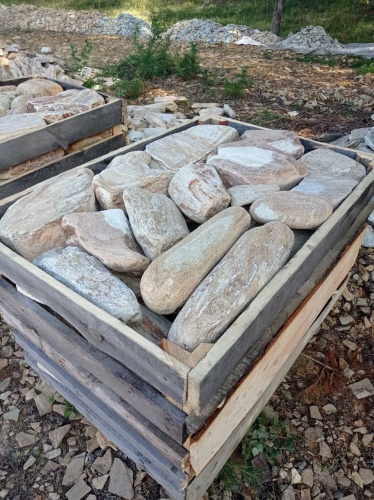 Златолит жёлтый, жёлто-зелёный глыбки и валуны для ланшафтного дизайна купить в Златоусте