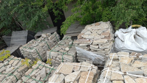 Плитняк гранитный галтованный купить в Златоусте