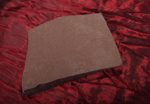 Плитняк лемезит бордовый для цоколя 1,5-2 см купить в Златоусте