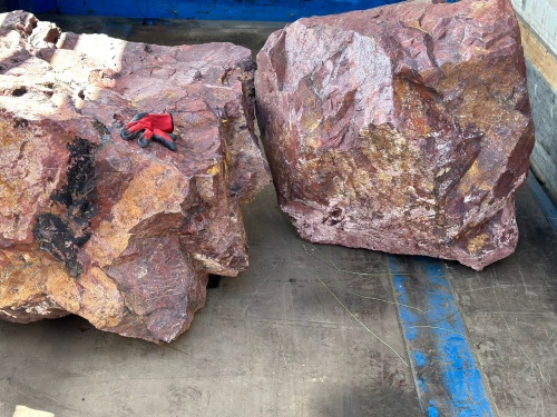 Ландшафтные глыбы красно-фиолетовые 200-1000 килограмм купить в Златоусте