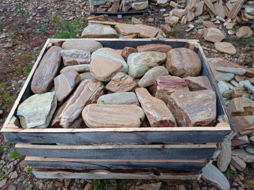 Златолит жёлтый, жёлто-зелёный глыбки и валуны для ланшафтного дизайна купить в Златоусте