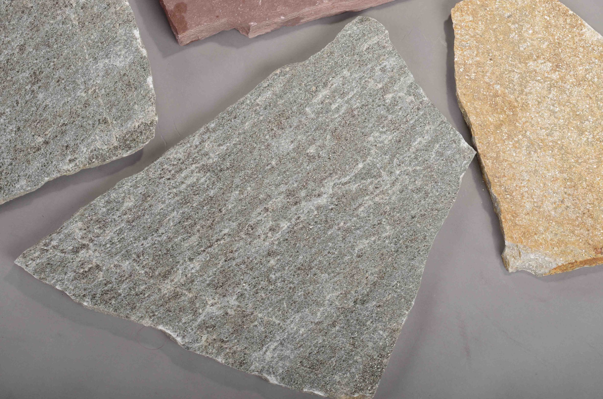 Плитняк златолит Уральский  для фасада купить в Златоусте