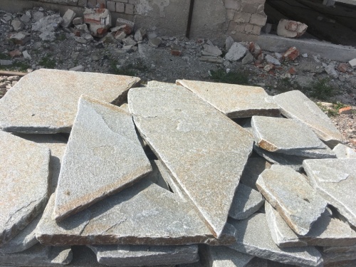 Златолит серебристый галтованный для лестниц купить в Златоусте